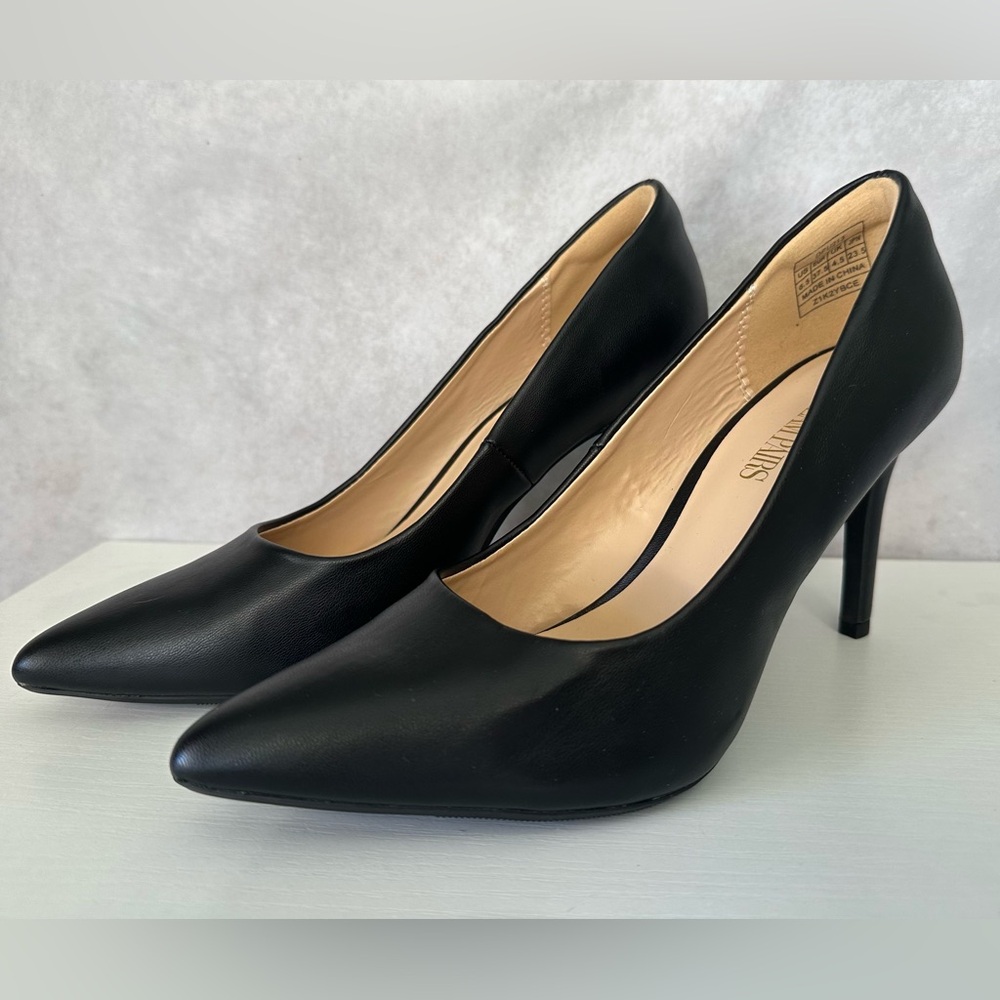 NWOT Deam Pairs Black Stilettos